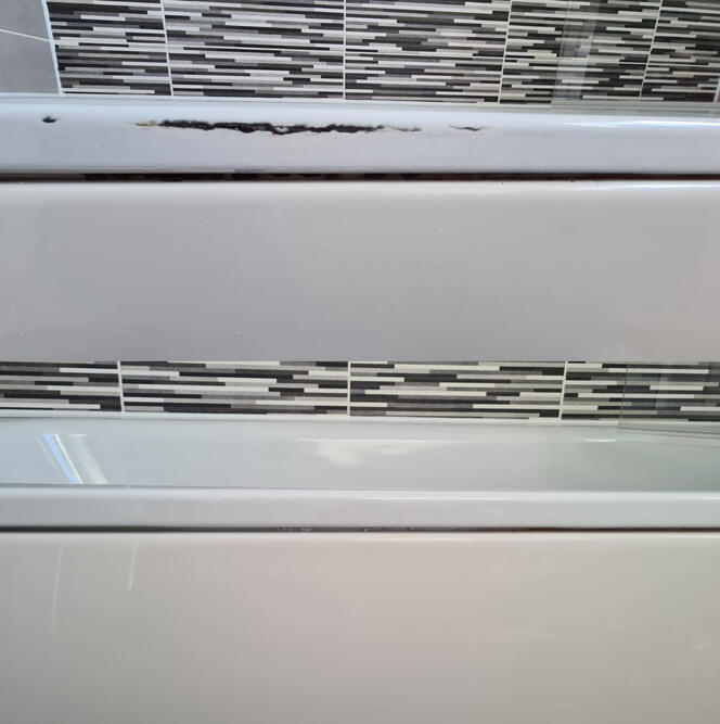 Before and after picture of steel bath rust repair in reading