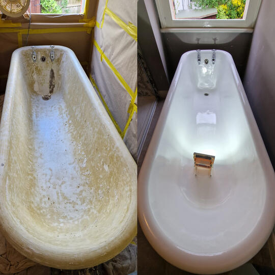 before and after picture of a bath re-enamelled in Berkshire - Reading service completed by glossy baths